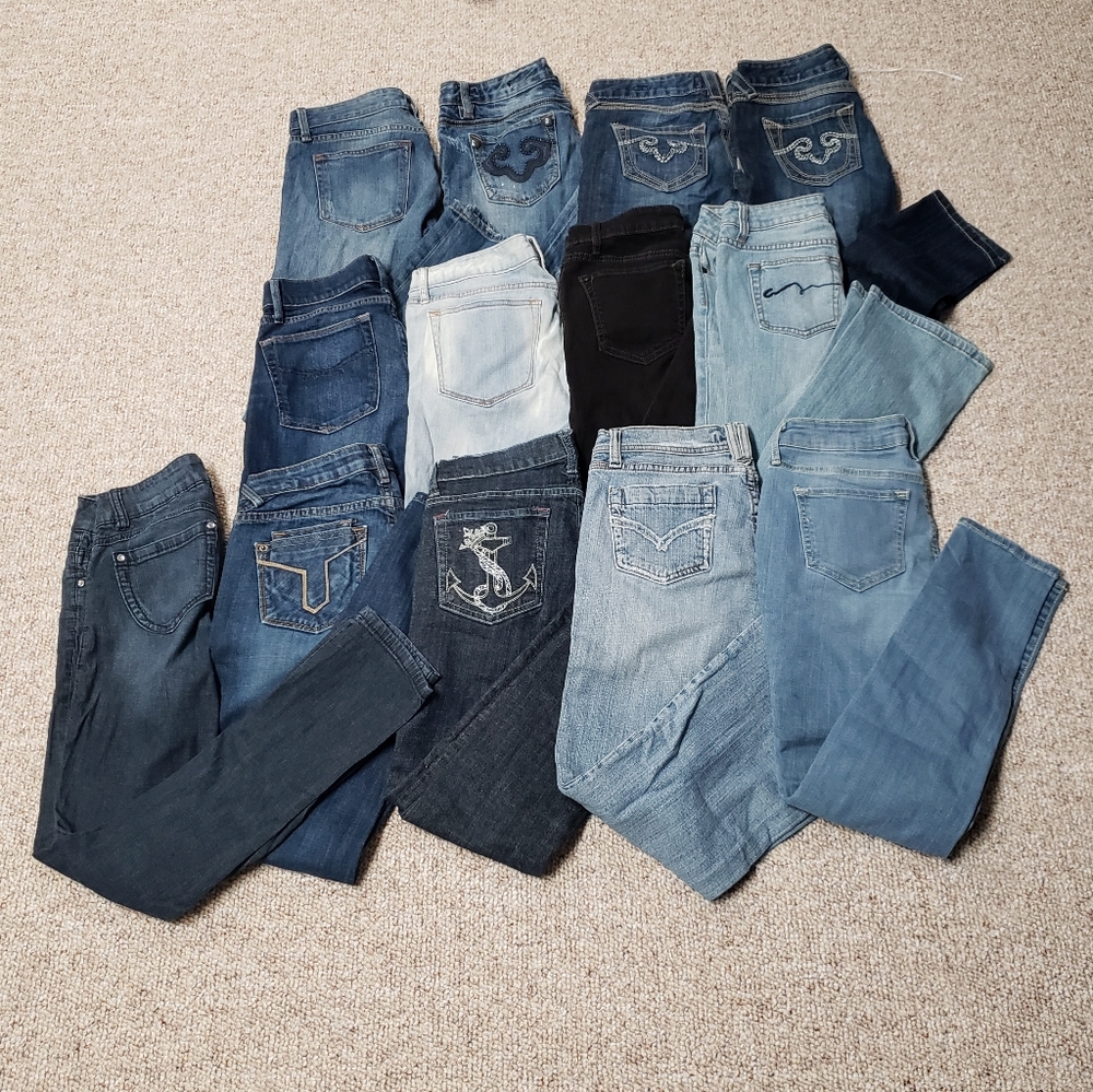 Bundle of 13 pairs of brand name jeans!